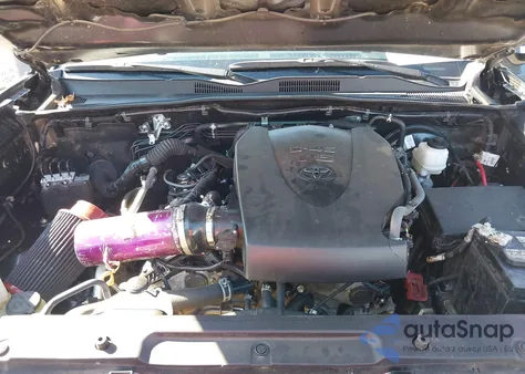 2022 Toyota Tacoma Sr5 V6 z USA, uszkodzony, nr VIN 3TMAZ5CN5NM161317